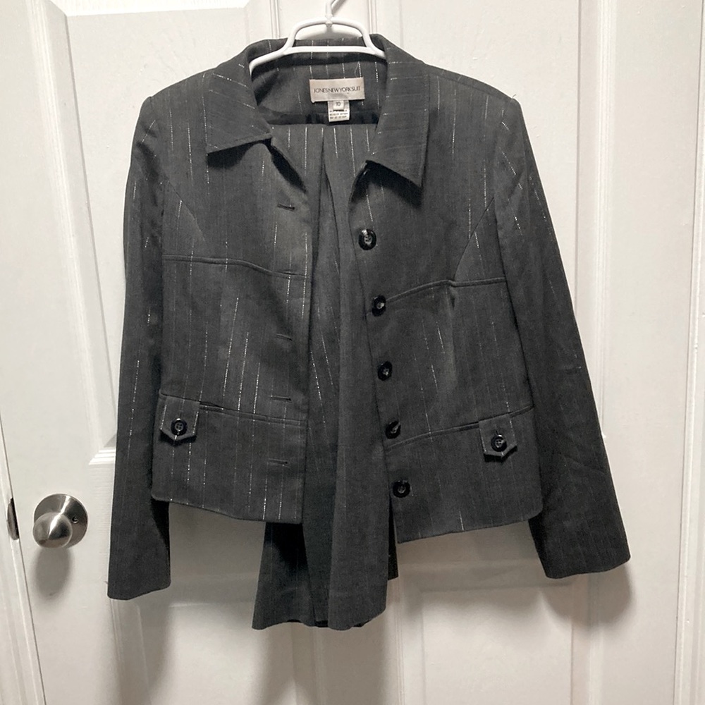 Jones New York pantsuit size 10
